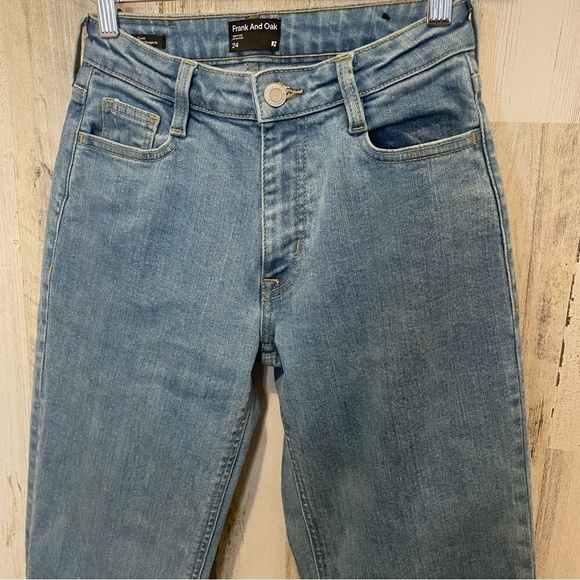 Frank & Oak Cyndi Straight Leg Jeans- Medium Wash size 24 - Picture 3 of 9